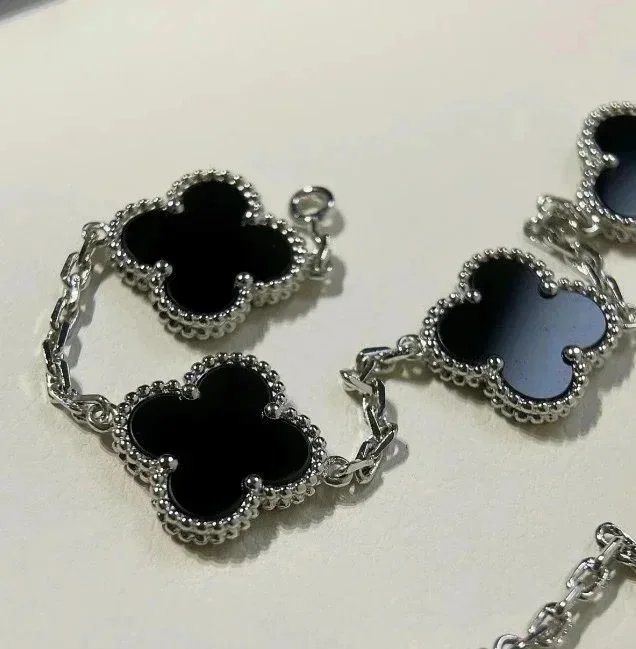 White gold black agate